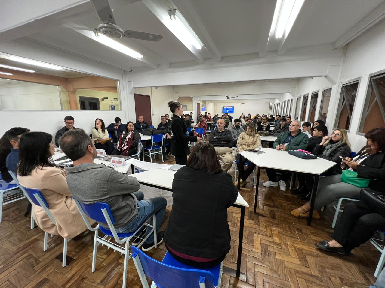 Sala lotada para conversar sobre o papel do Conselho